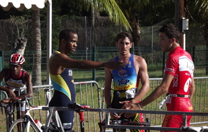 Tout le monde discute du probleme...