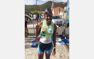 Avec le sourire, le triathlon c'est plus sympa, hein Tania!!!